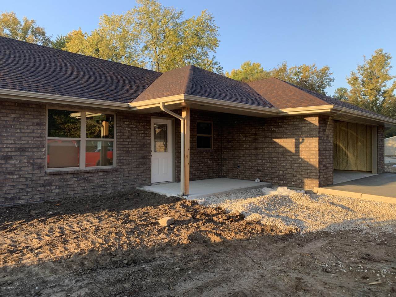 220 Glenwood Drive - Photo 1