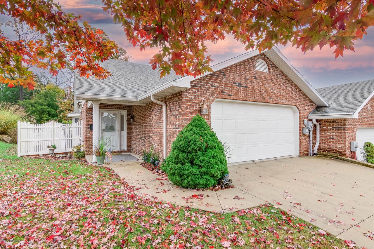 1535 Cedar Ridge Place - Photo 1