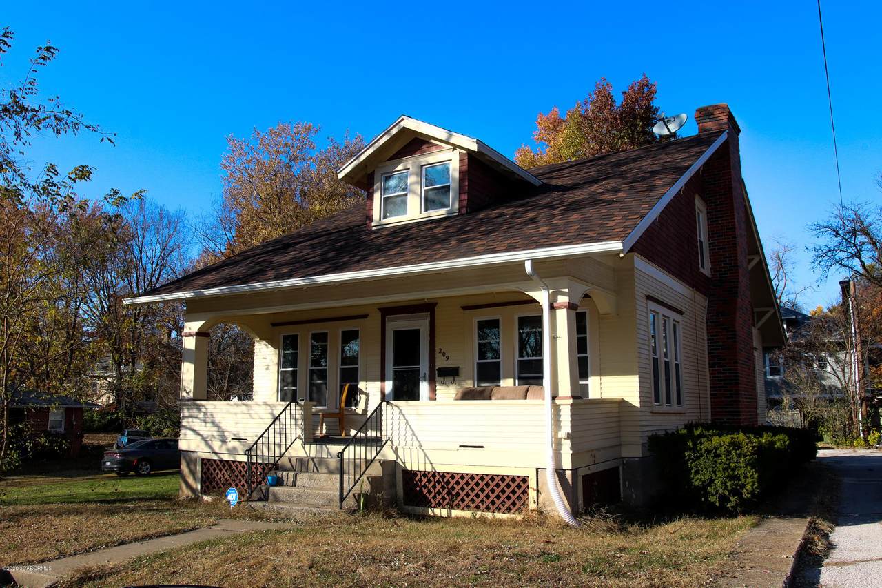 209 6TH Street - Photo 1