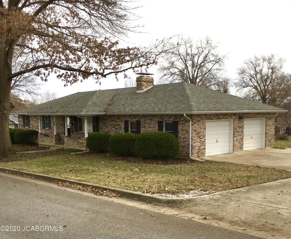 305 Locust Street - Photo 1
