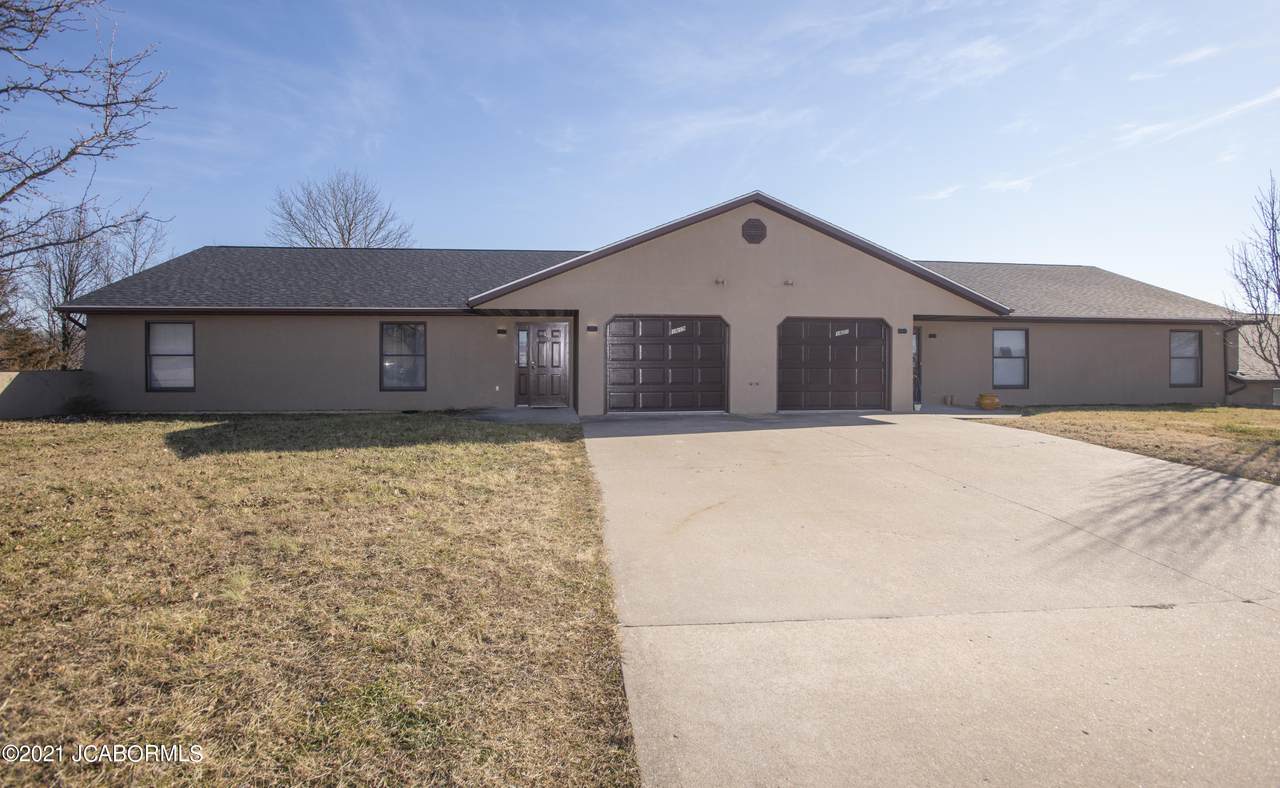 1821 Pinnacle Point - Photo 1