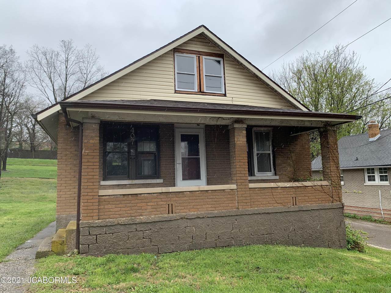 407 Locust Street - Photo 1