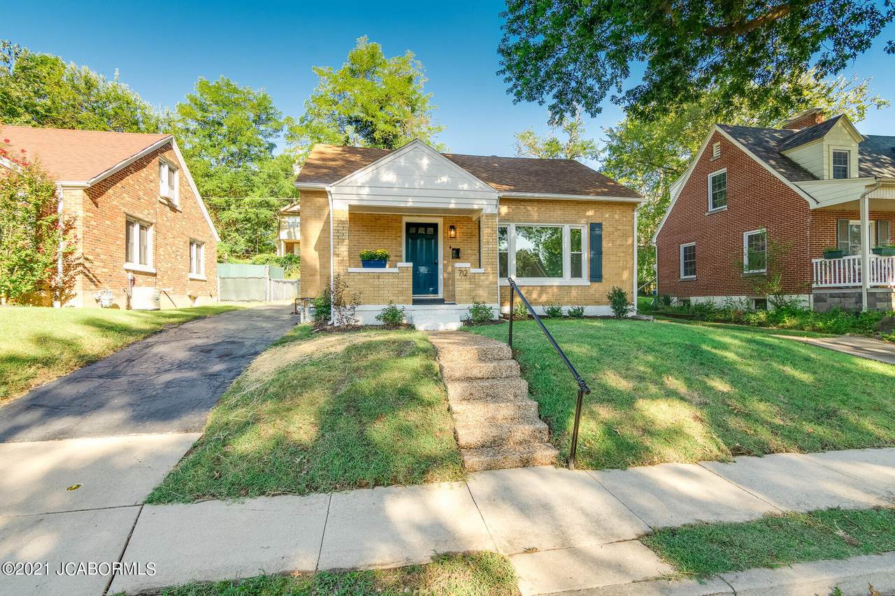 712 Houchin Street - Photo 1