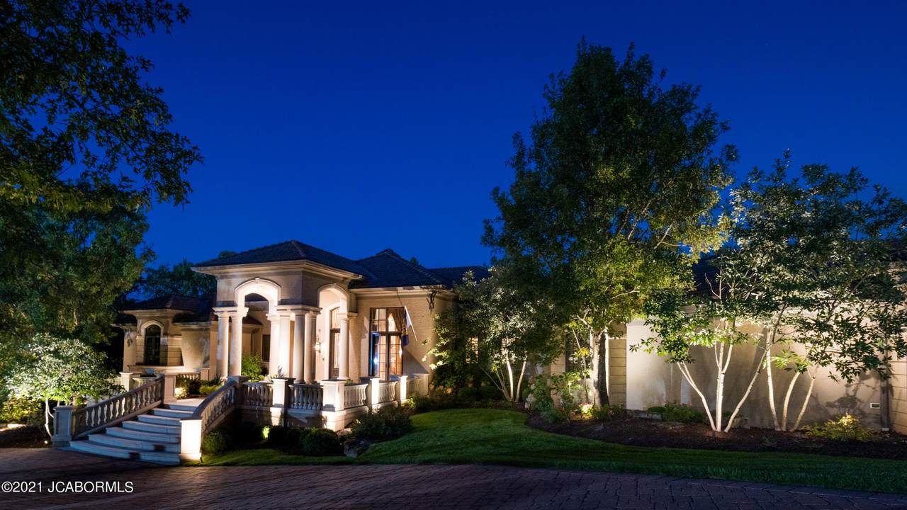 723 Turnberry Drive - Photo 1