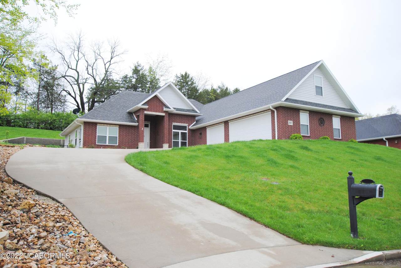 2907 Tucker Court - Photo 1
