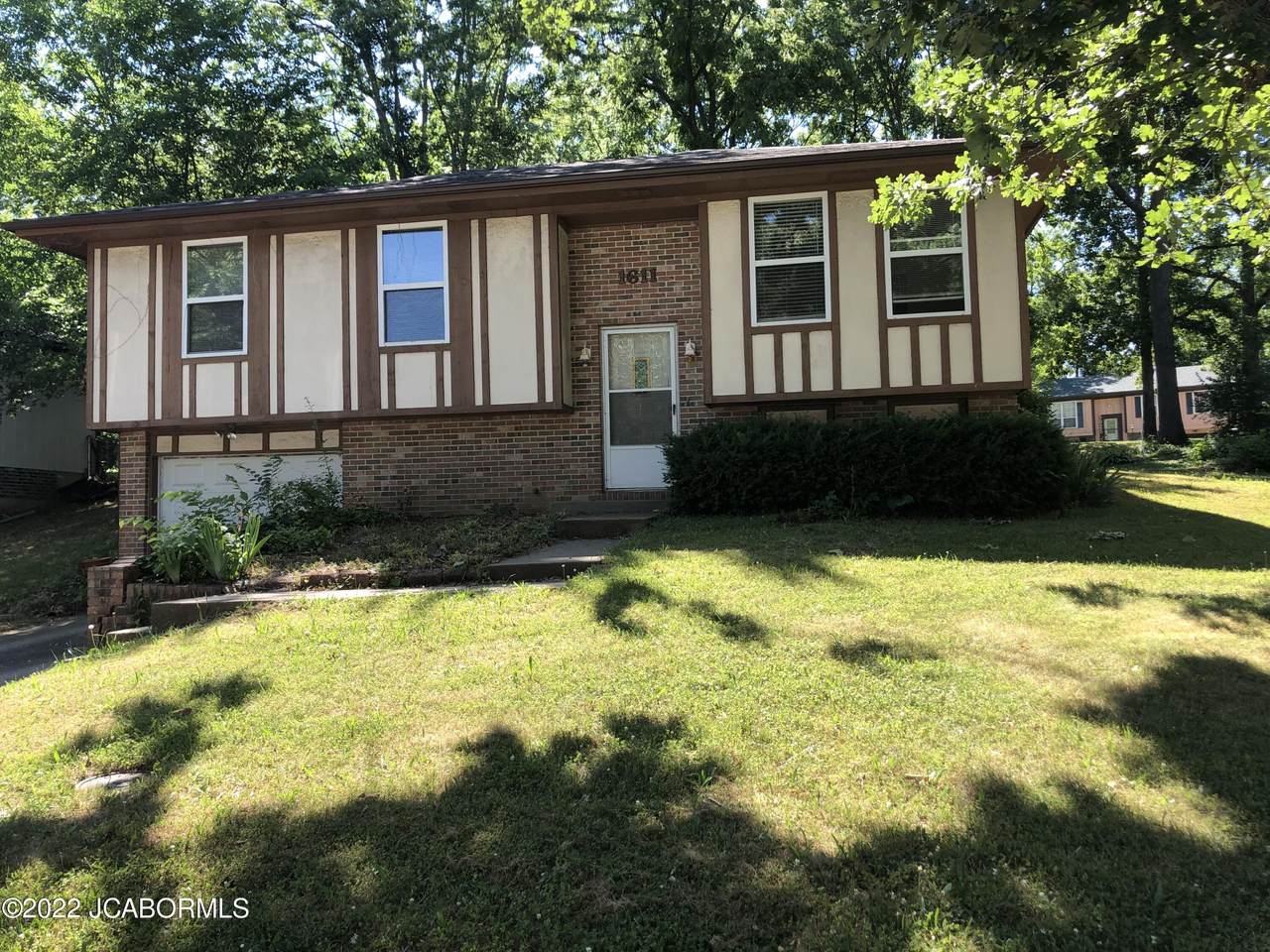 1611 Shady Court - Photo 1