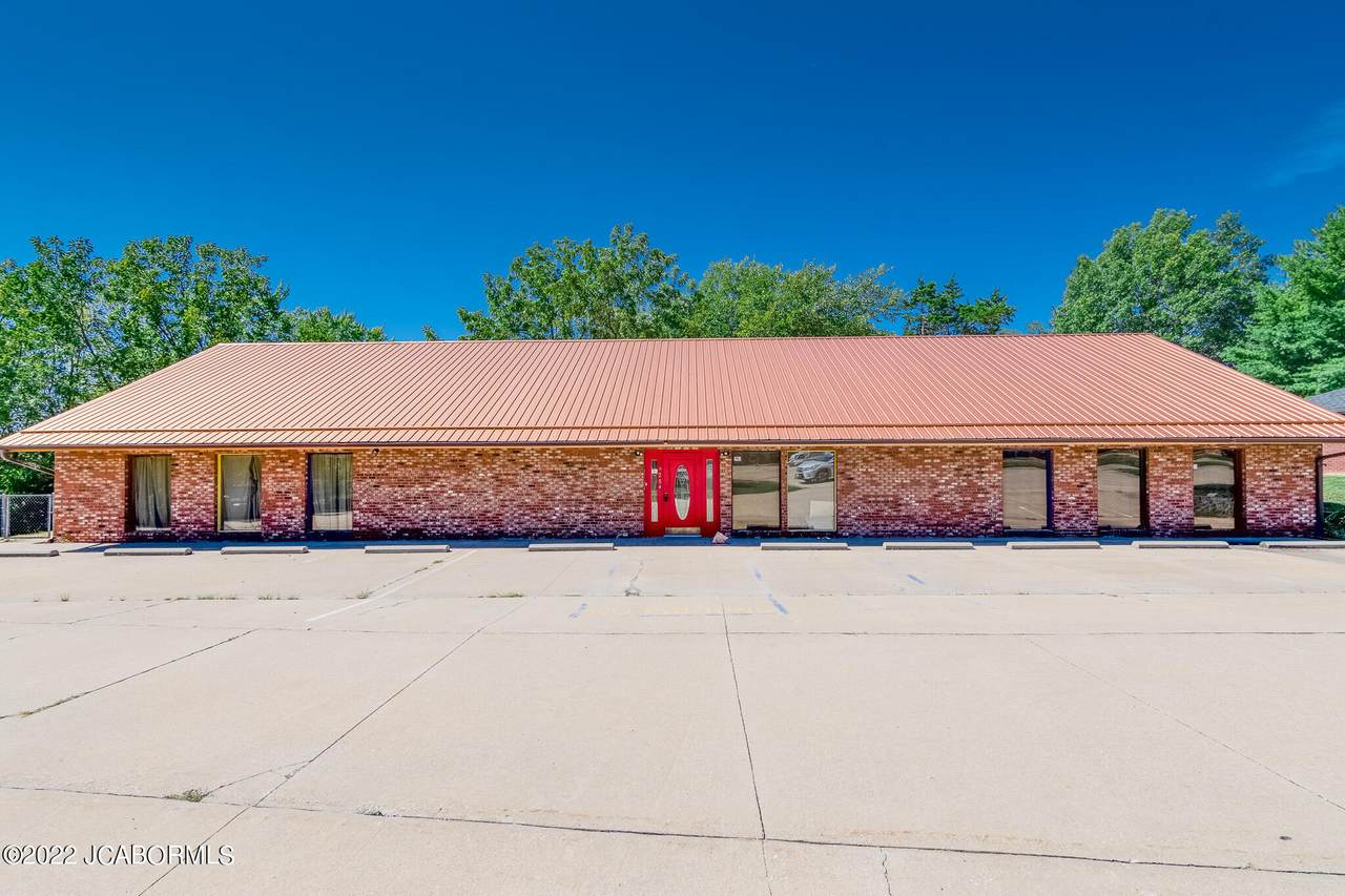 925 Country Club Drive - Photo 1