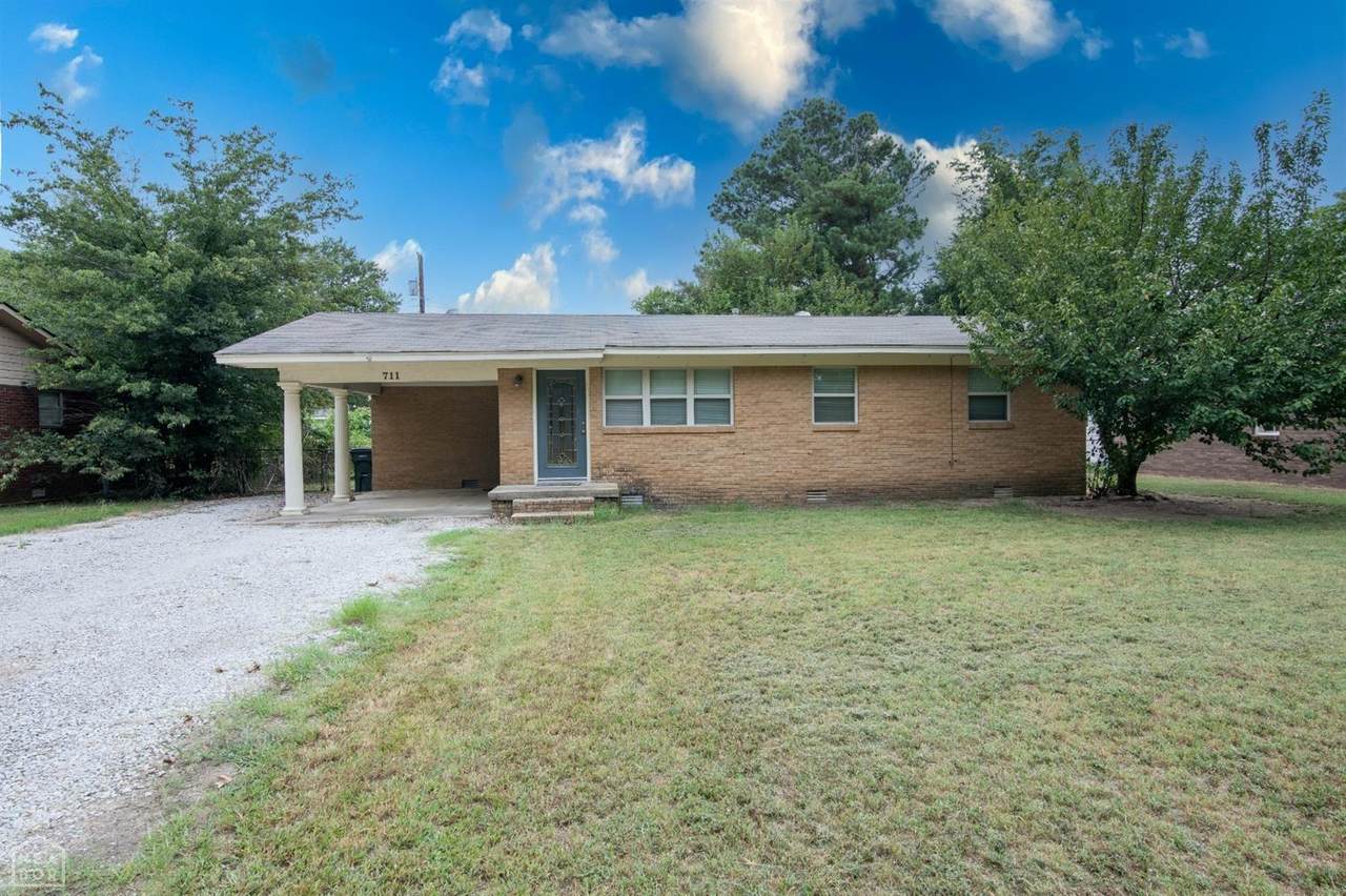 711 Faye Street - Photo 1