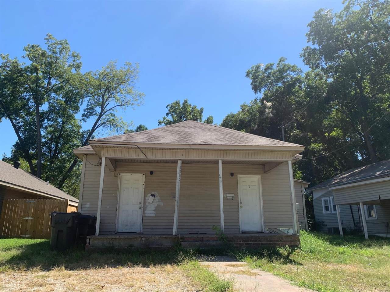 1305 Oakhurst Street - Photo 1