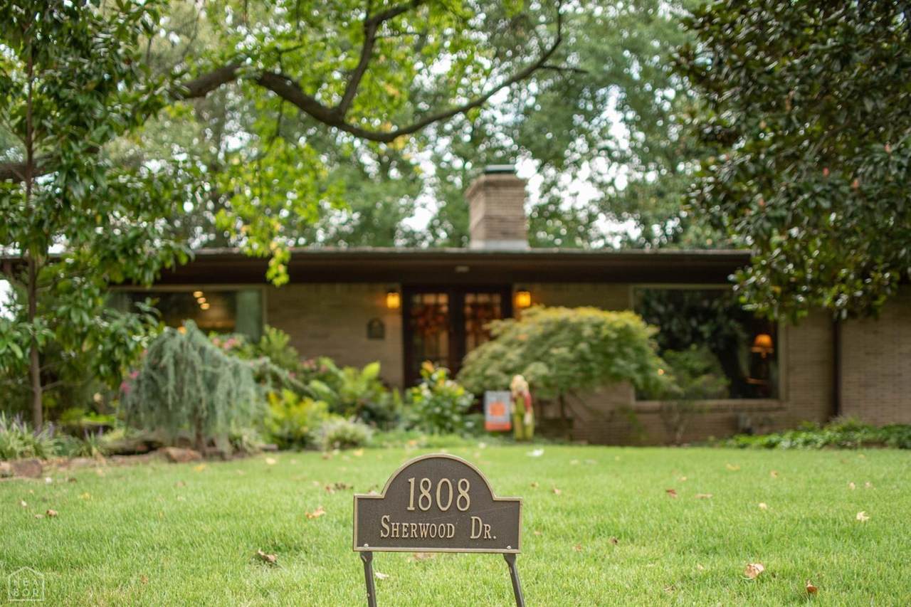 1808 Sherwood Drive - Photo 1