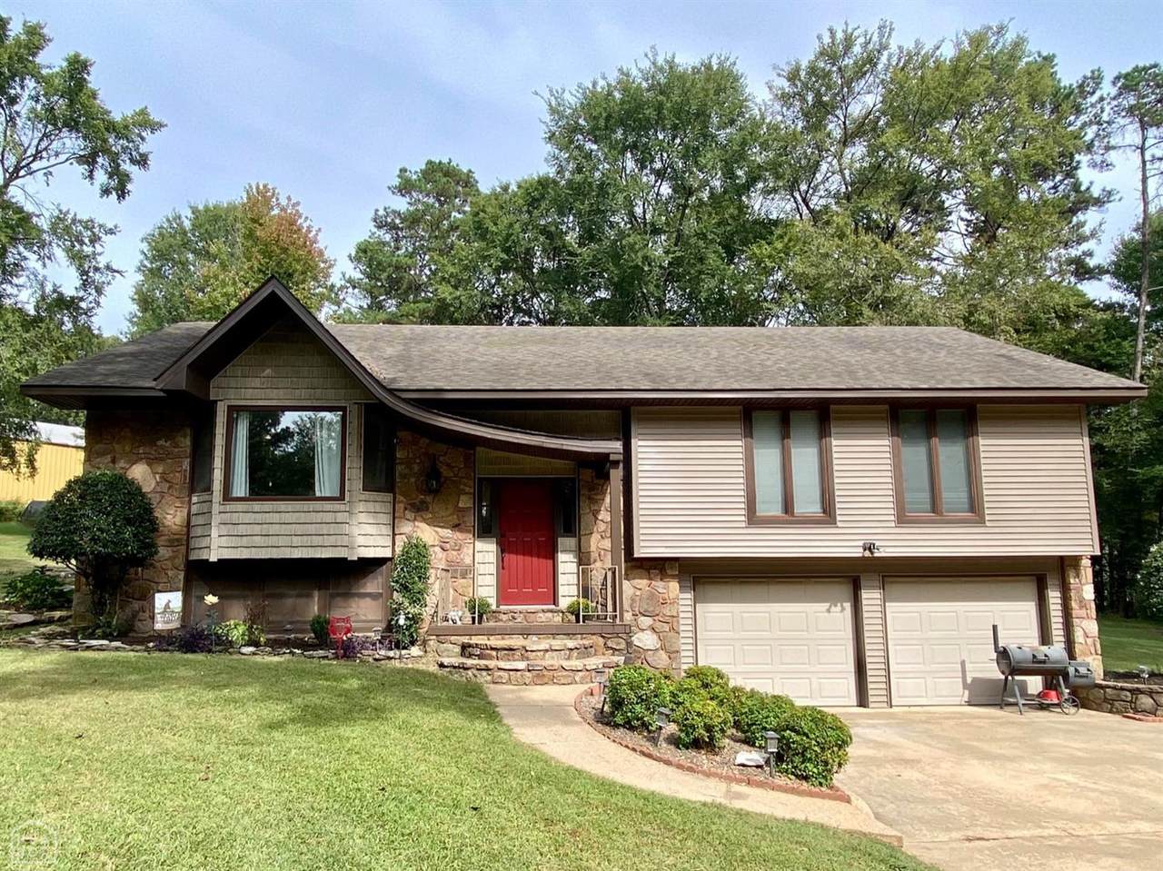 1006 Country Manor Circle - Photo 1