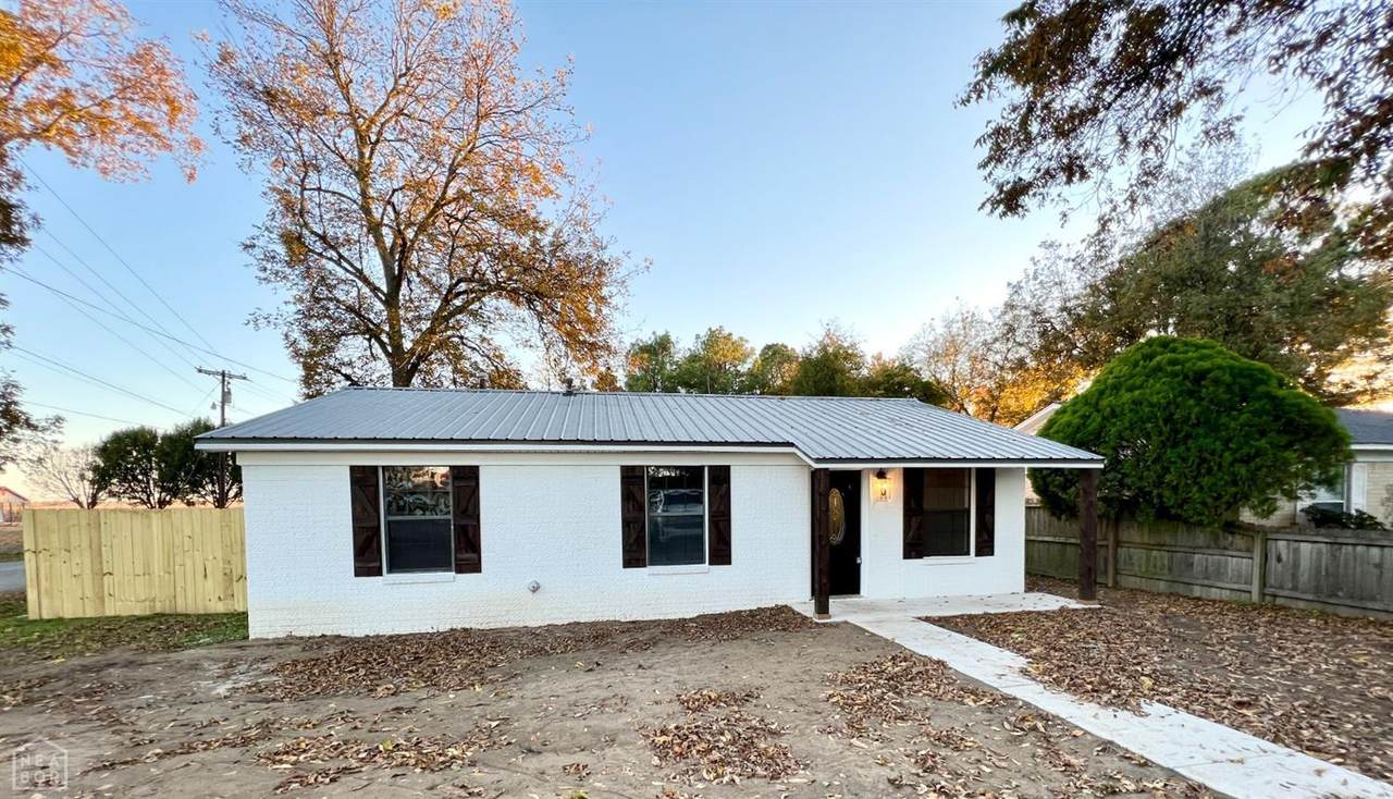 129 Clarence - Photo 1