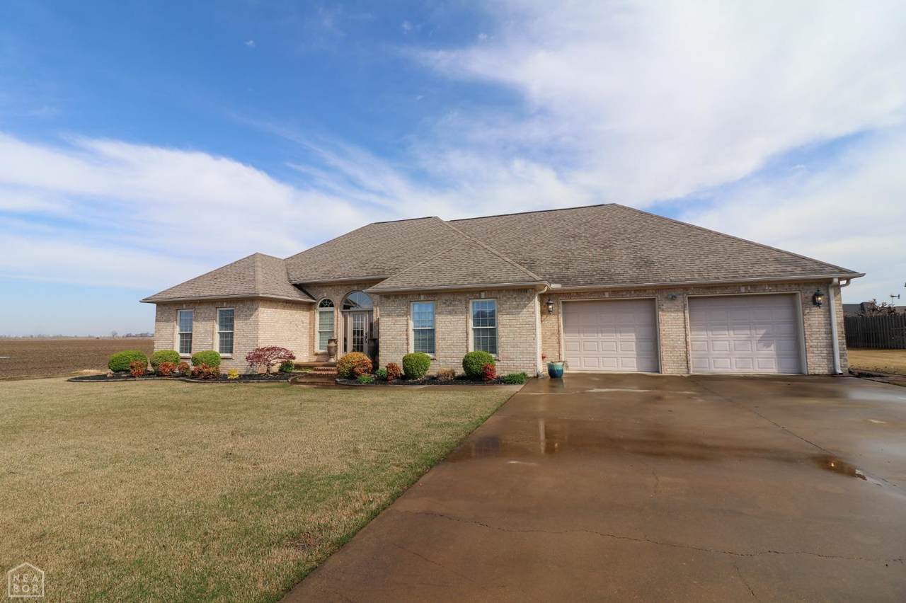 106 Savannah Circle - Photo 1