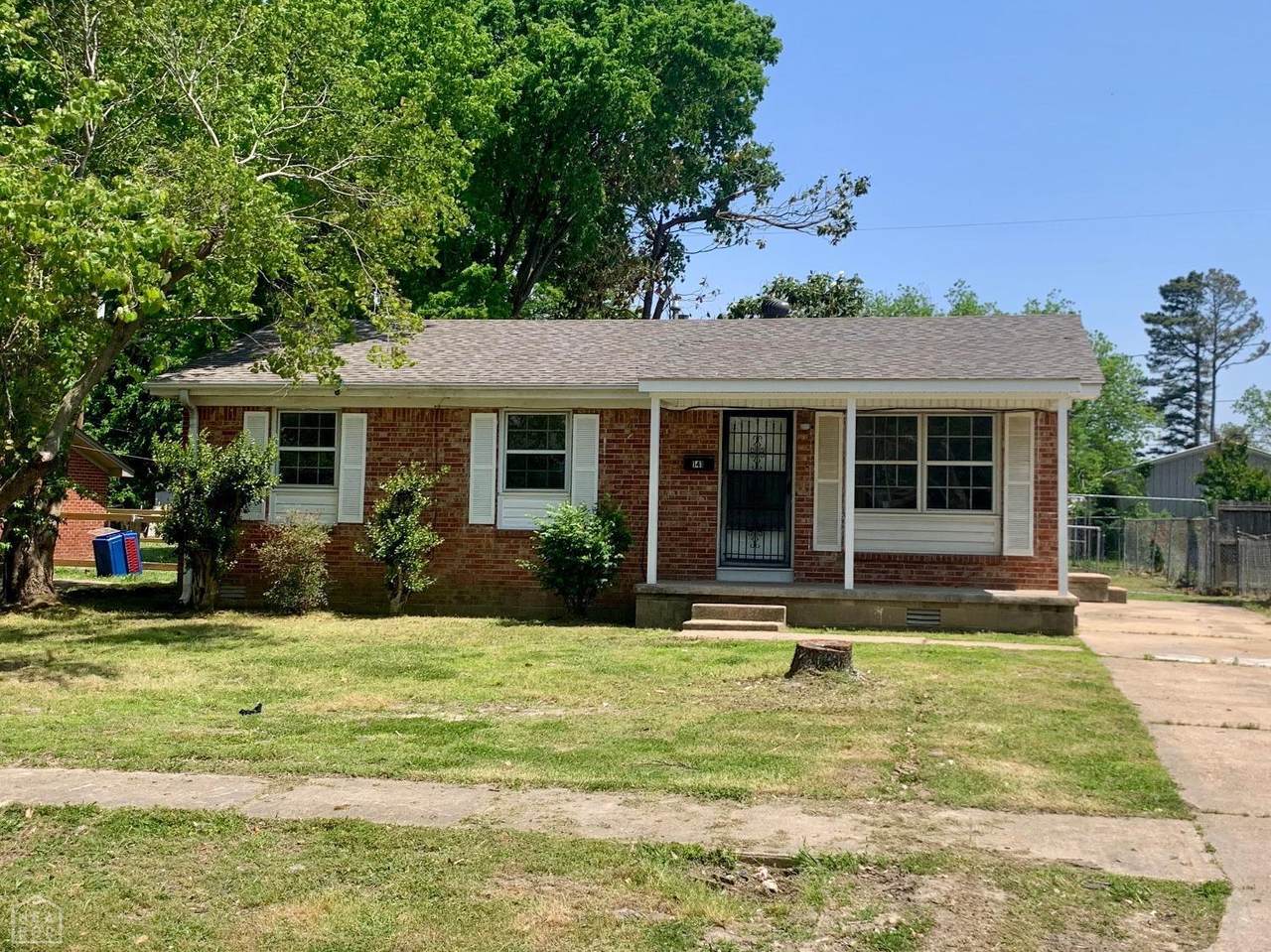 141 Magnolia Drive - Photo 1