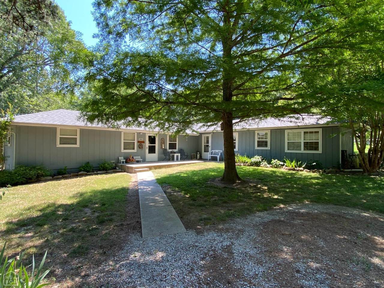 411 Rivercliff Drive - Photo 1
