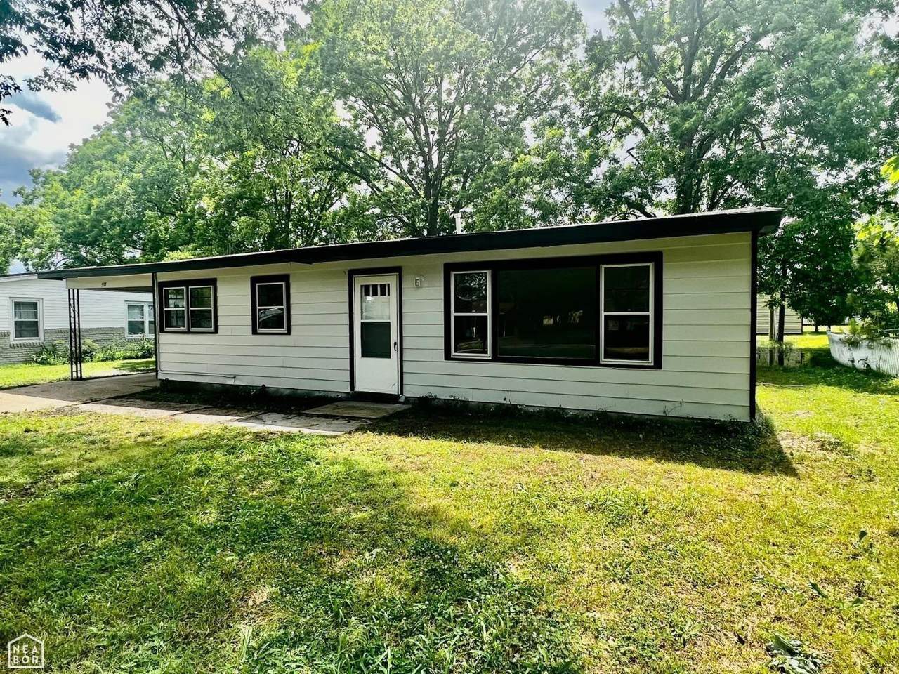 517 8th Street - Photo 1