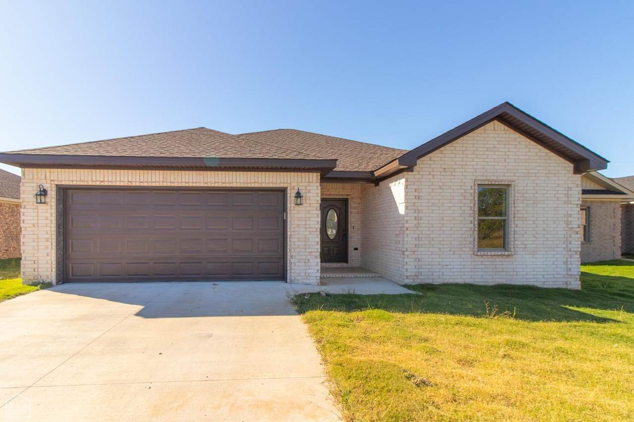 137 Redwood Drive - Photo 1