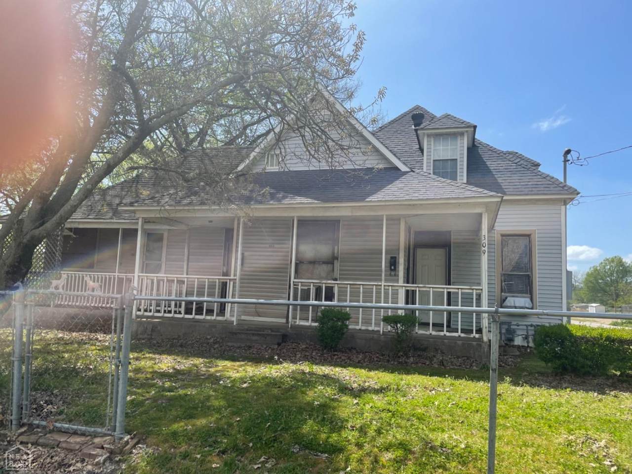309 Allis St - Photo 1