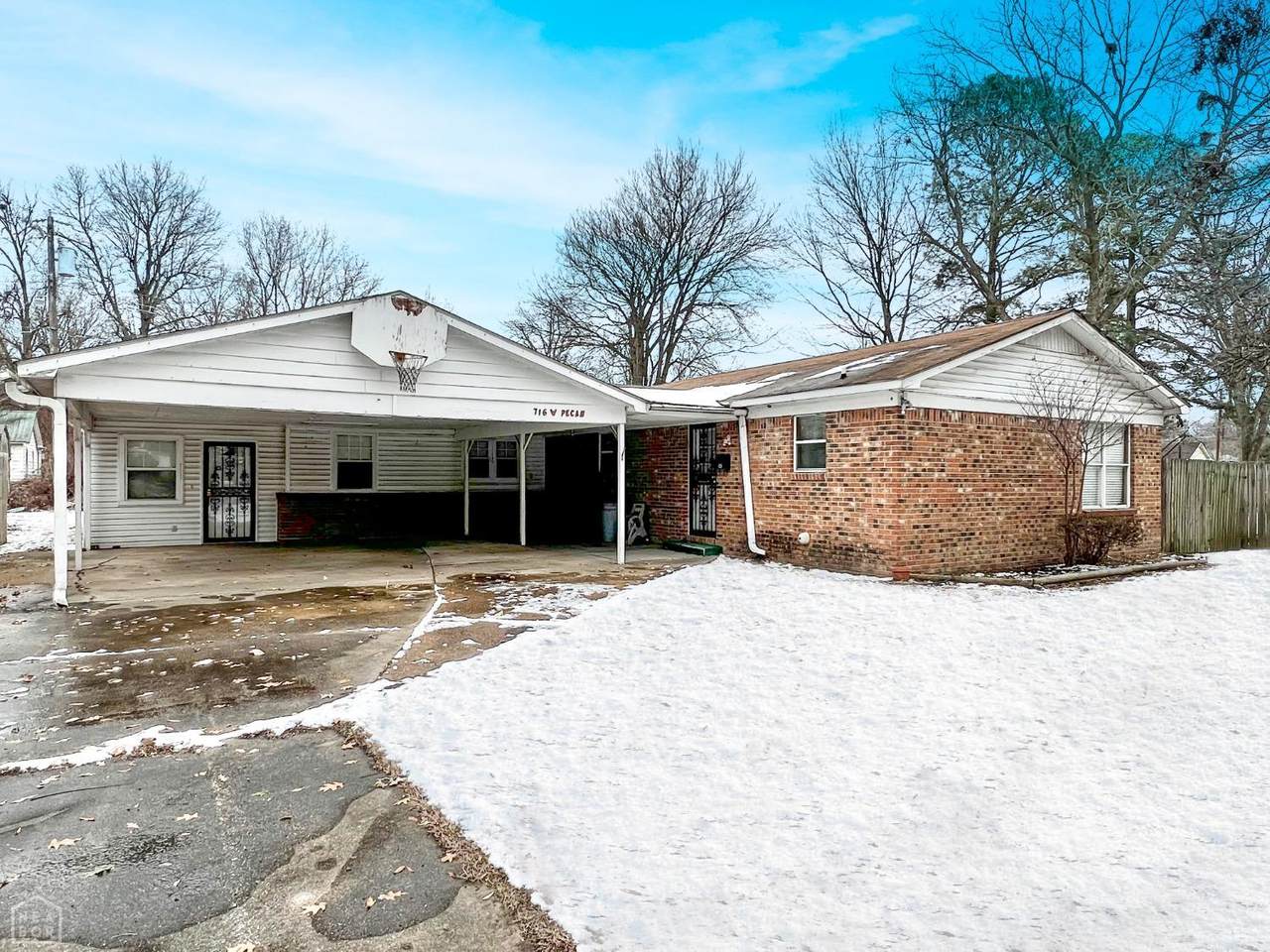 716 Pecan Street - Photo 1