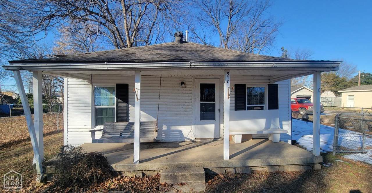 517 Smith - Photo 1