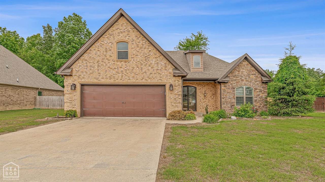 719 Smithfield Drive - Photo 1