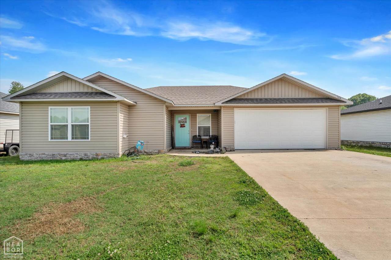 104 Stacy Drive - Photo 1