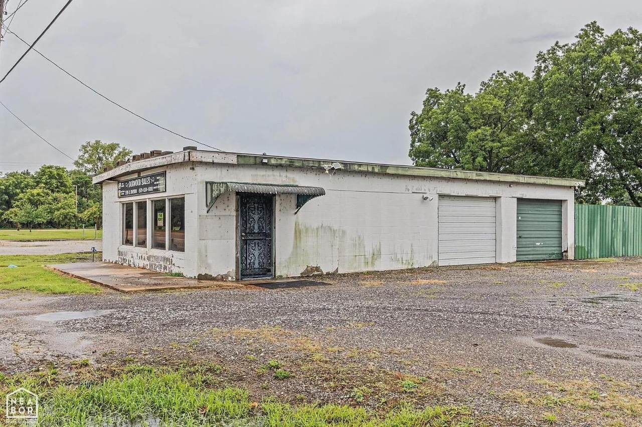 3315 Division Street - Photo 1