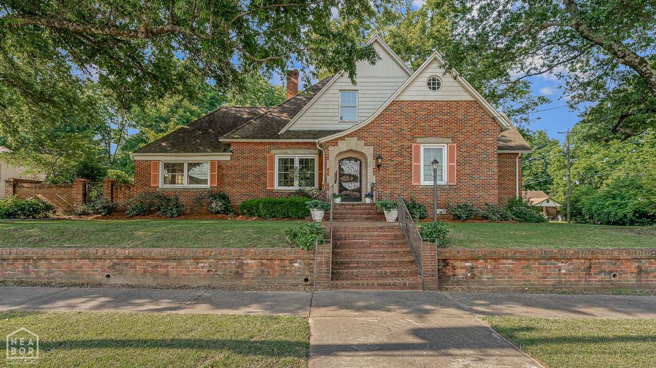 537 Warner Avenue - Photo 1