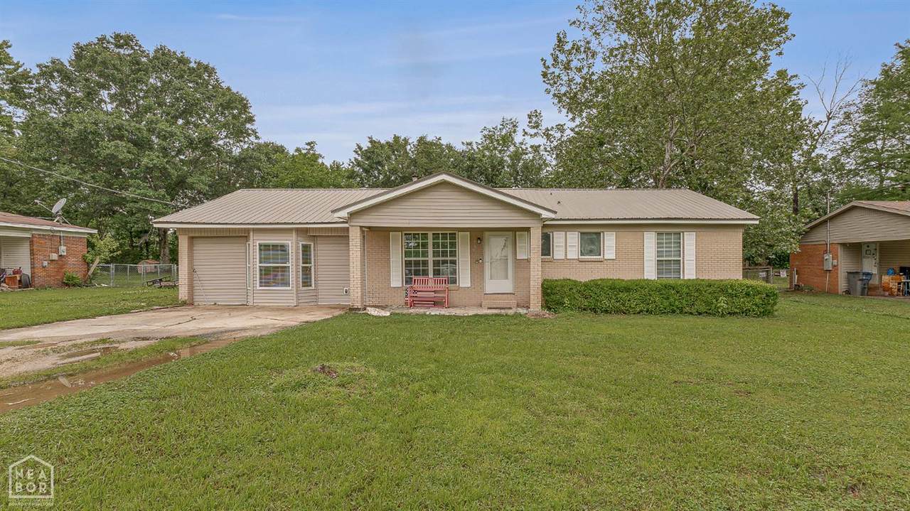 5501 Maple - Photo 1
