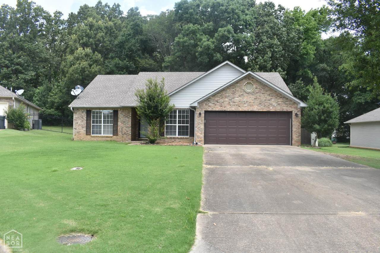 204 Savannah Drive - Photo 1