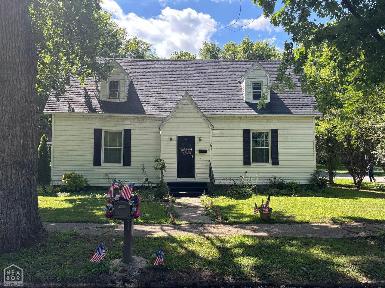 701 2nd Street - Photo 1
