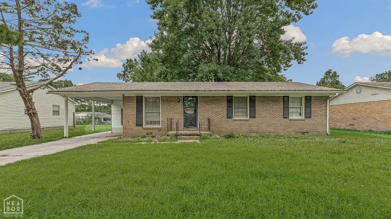 105 Pecan Street - Photo 1