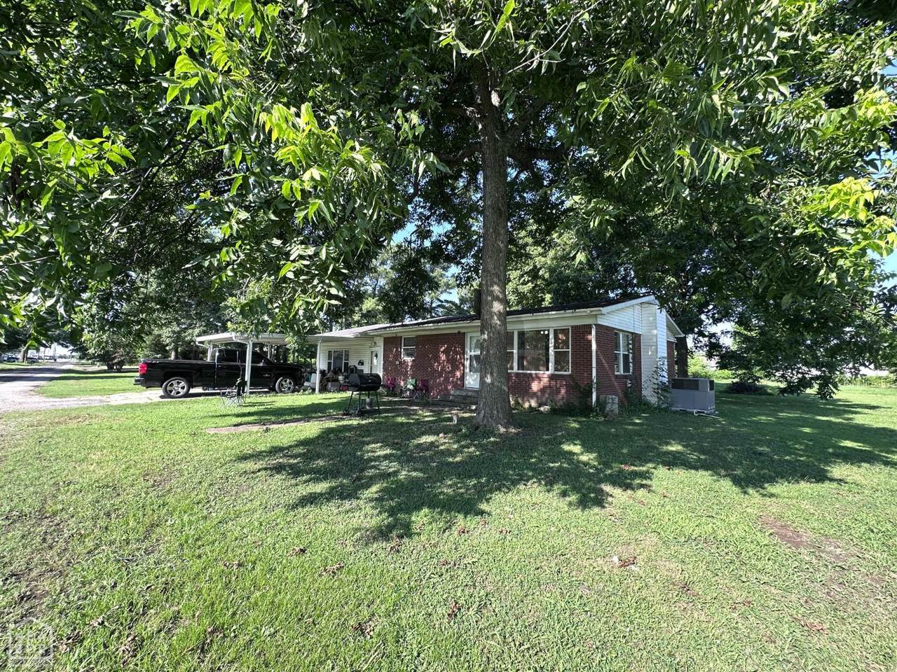 604 Ballard Street - Photo 1