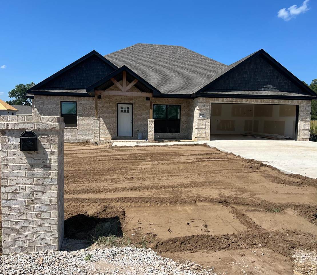 806 Brayden Lane - Photo 1