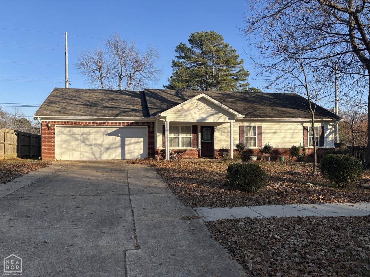 1614 Tanglewood - Photo 1