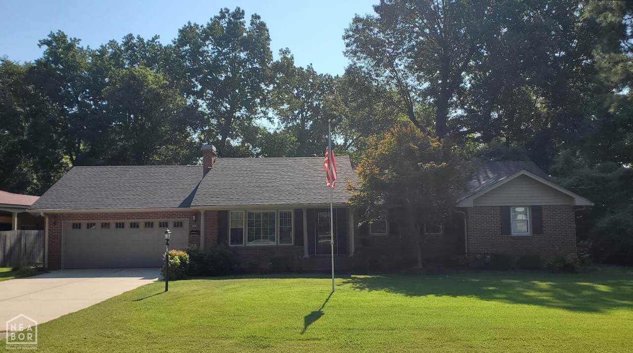 305 8th Avenue - Photo 1