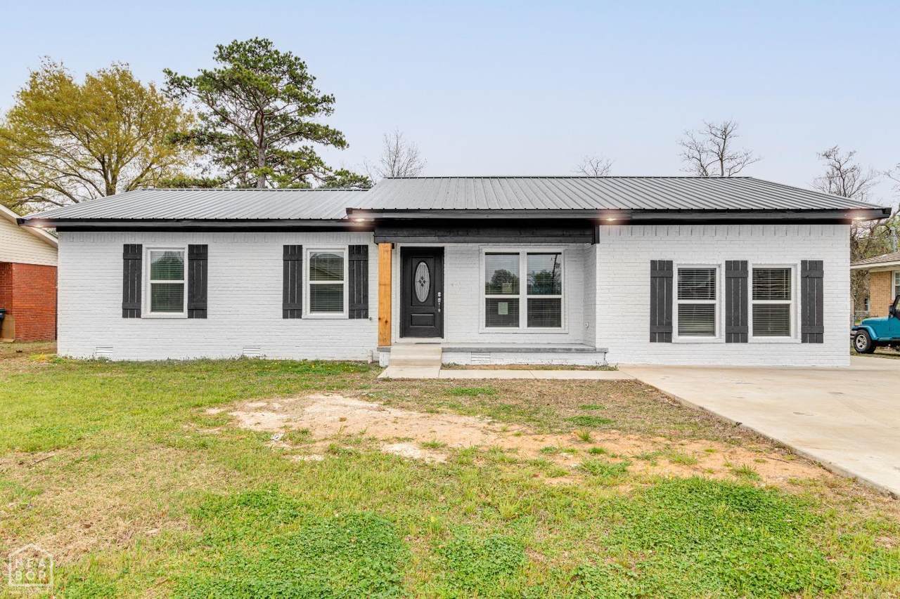 906 6th Street - Photo 1