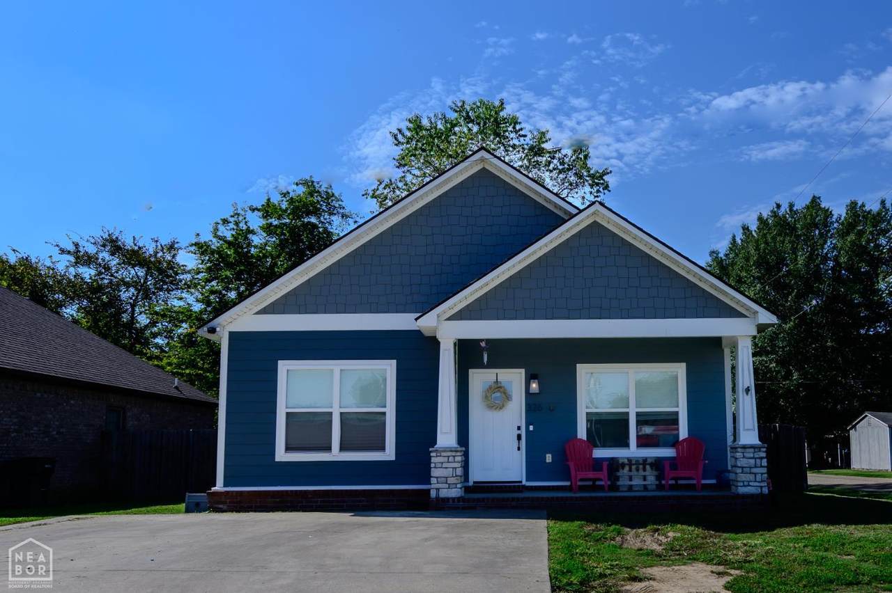 326 Dixon Street - Photo 1