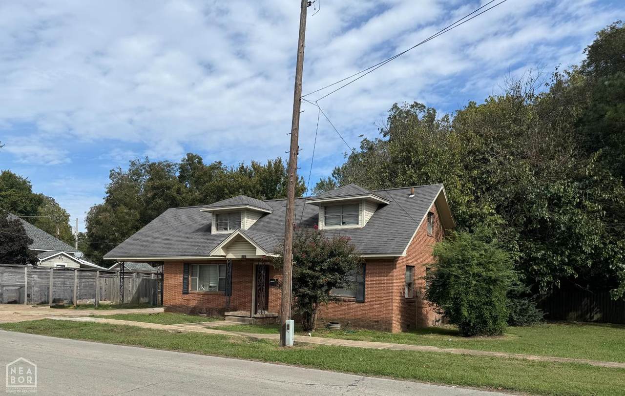 814 Vine Street - Photo 1