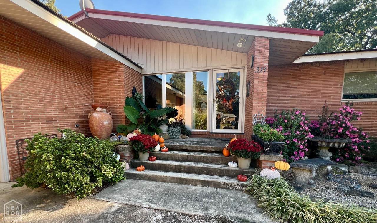 311 Main Street - Photo 1