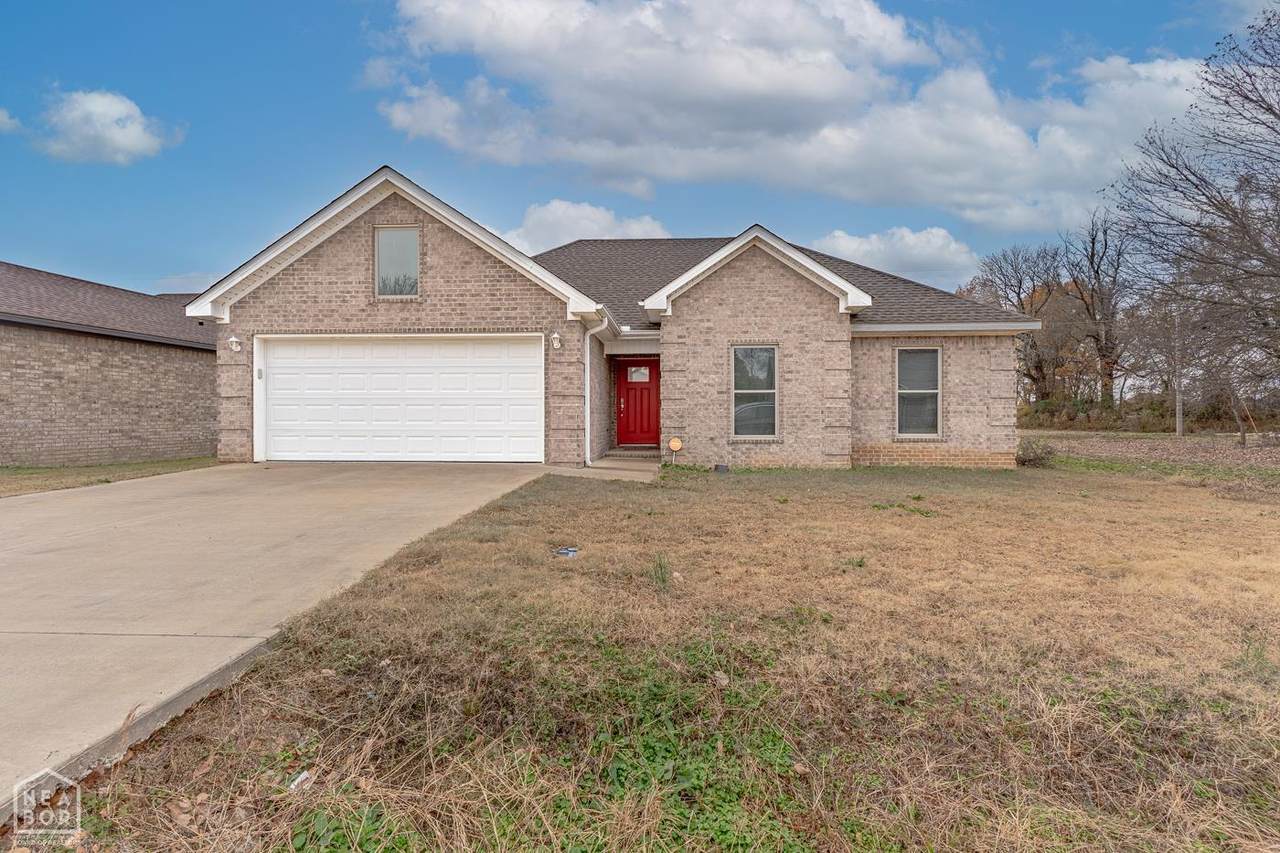 105 Redwood Drive - Photo 1