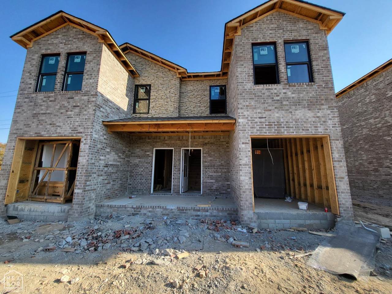 413-415 Center Street - Photo 1