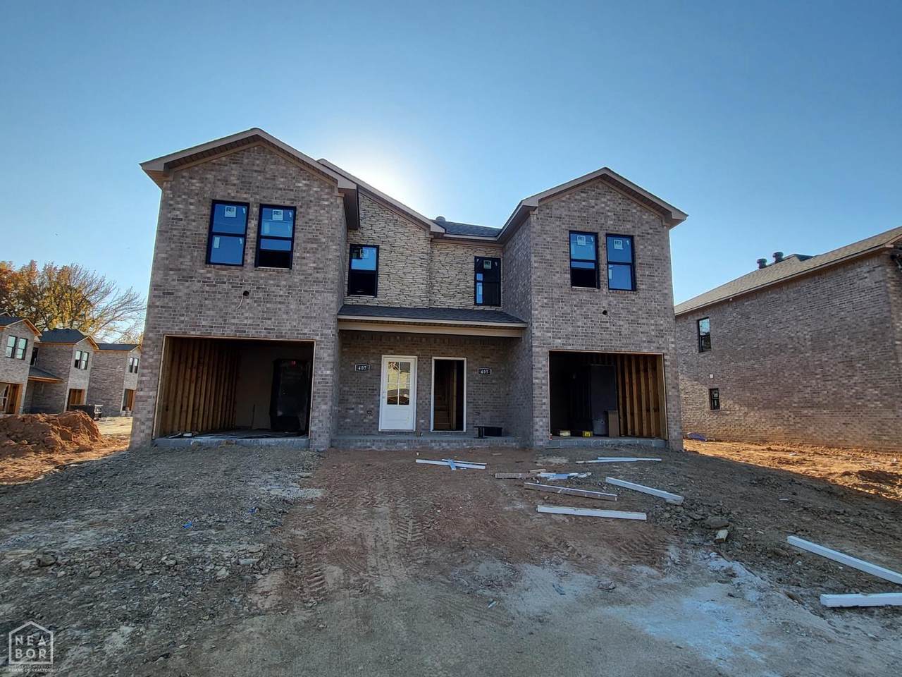 405-407 Center Street - Photo 1