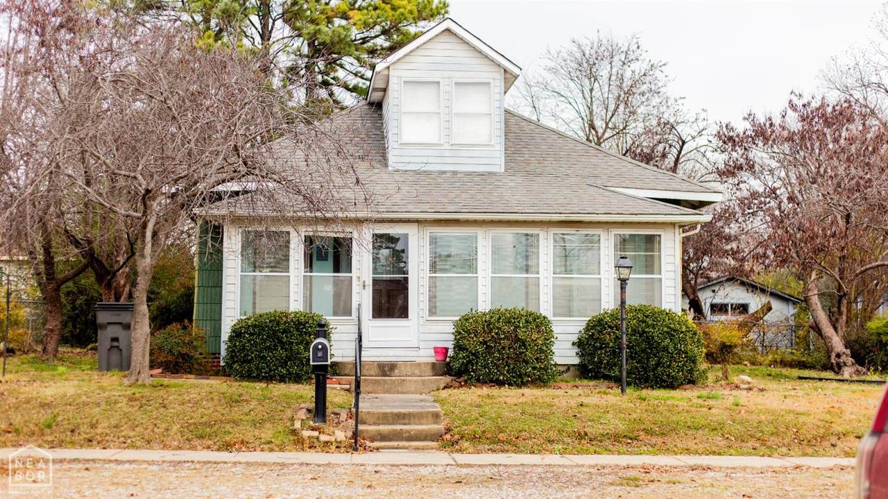 525 Thompson Street - Photo 1