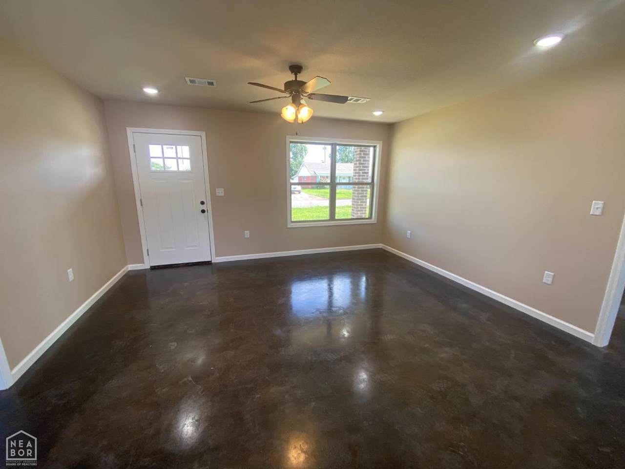 https://bt-photos.global.ssl.fastly.net/jonesboro/1280_boomver_1_10126486-2.jpg