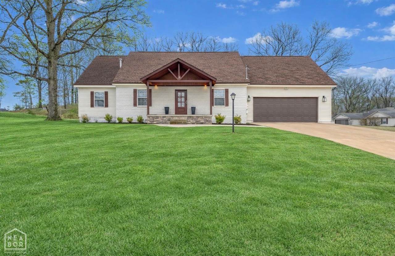 2204 Williamsburg Drive - Photo 1