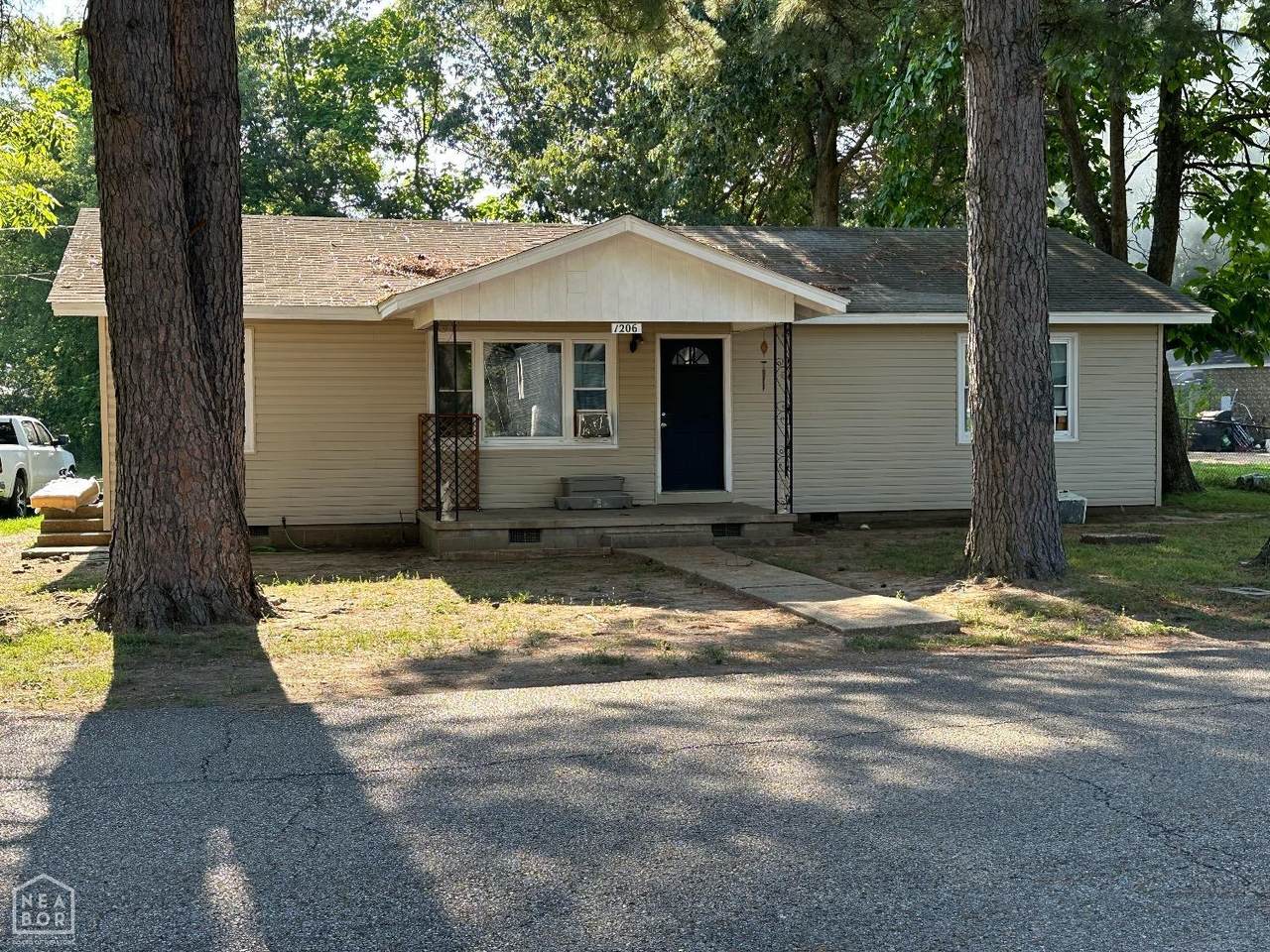 1206 Warren Street - Photo 1
