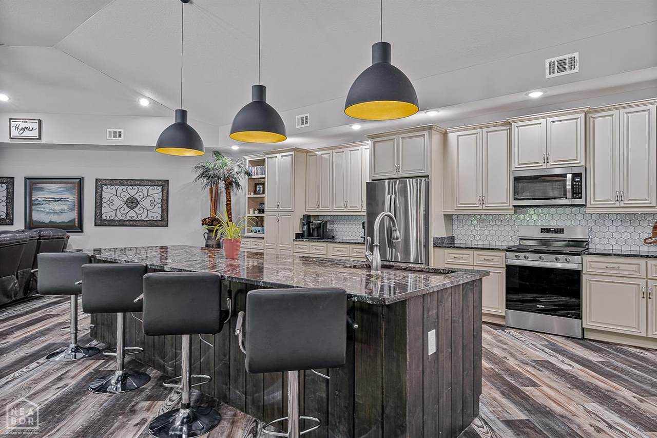 8203 Oak Creek Lane - Photo 1