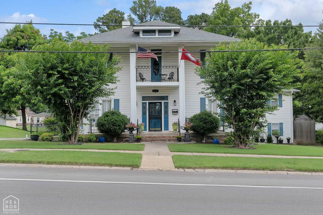 611 Court Street - Photo 1