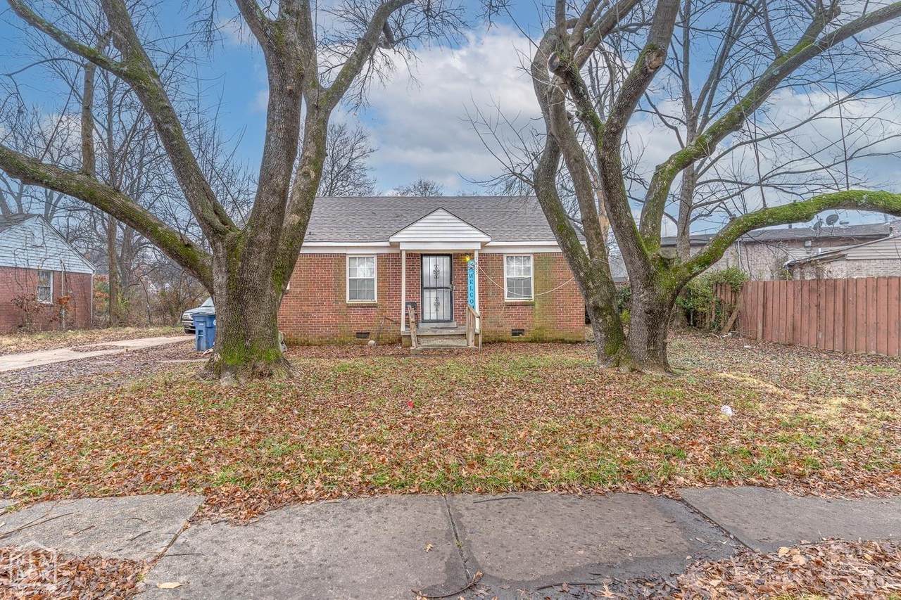 1805 Goodwin Avenue - Photo 1